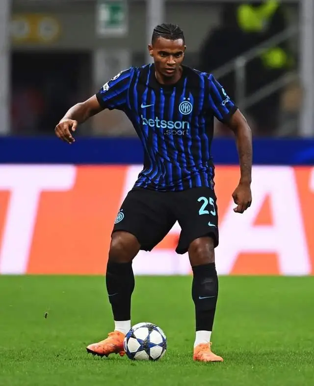 国米虽败犹荣，希拉表现出色并引发转会传闻，国米与米兰争夺战升级